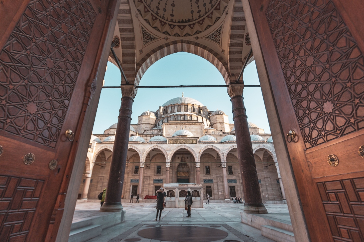 Stopover flight Istanbul City Tour from Airports (All Museums Included)